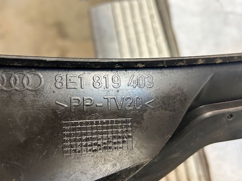 Windlauf Frontscheibenabdeckung untenAUDI A4 8E