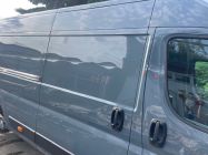 Schiebetr rechts grau KLB mit kleinem Streifschaden am Oberteil<br>CITROEN JUMPER KASTEN 2.2 BLU EHDI 165